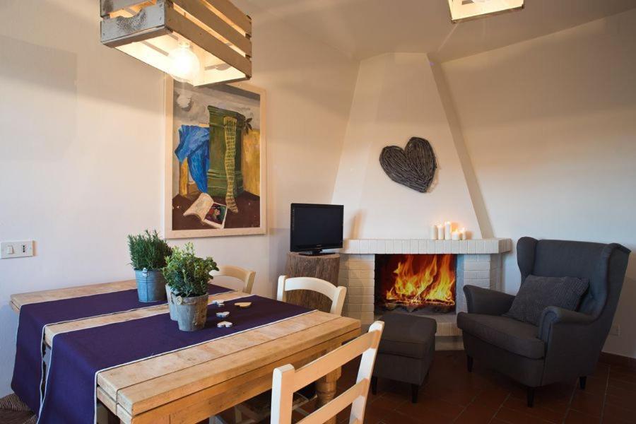 Agriturismo Santa Vittoria โวลแตร์รา ภายนอก รูปภาพ