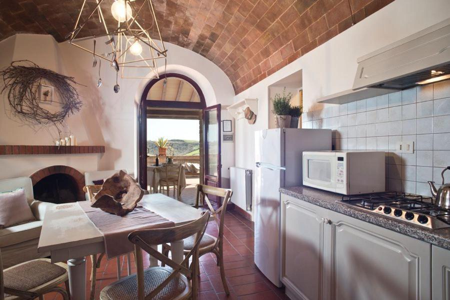 Agriturismo Santa Vittoria โวลแตร์รา ภายนอก รูปภาพ
