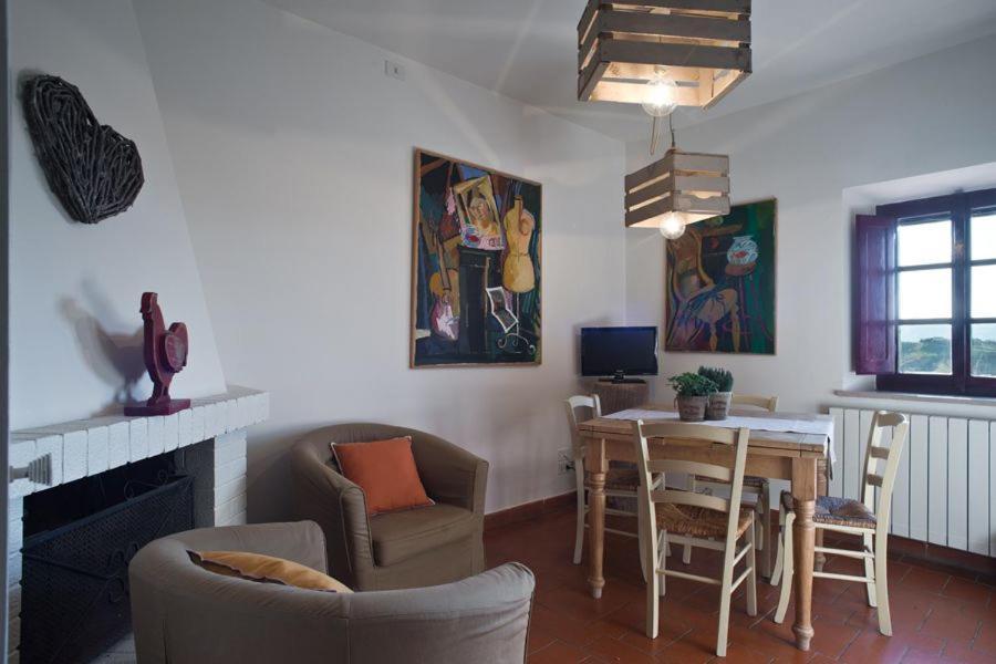 Agriturismo Santa Vittoria โวลแตร์รา ภายนอก รูปภาพ