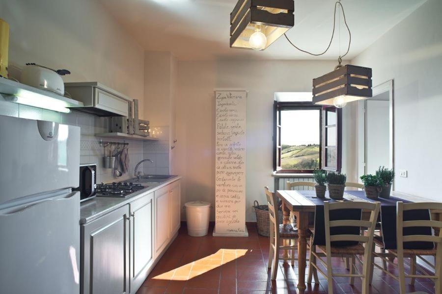 Agriturismo Santa Vittoria โวลแตร์รา ภายนอก รูปภาพ